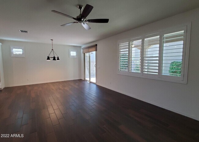 Foto del edificio - 32712 N 50th St