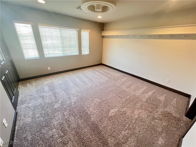 Building Photo - 604 Celso Ct