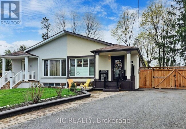 Building Photo - 226 Browndale Crescent