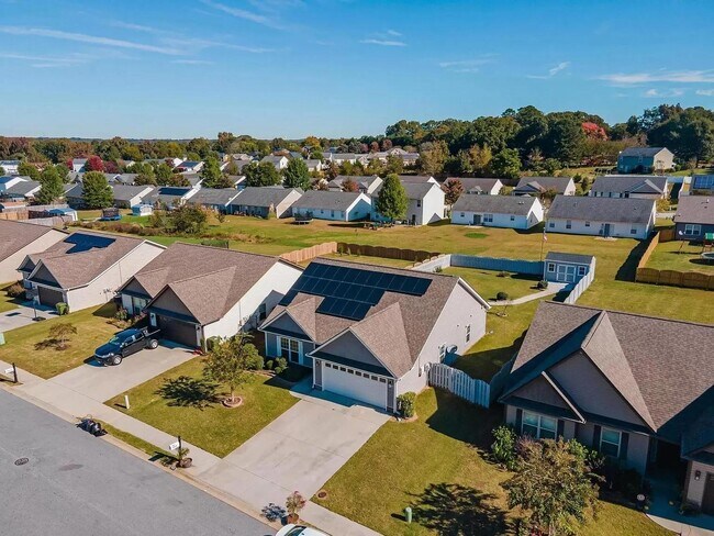 Foto del edificio - 315 Catterick Way