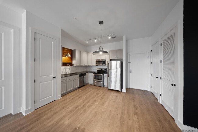 Building Photo - 255 E Boyd Dr