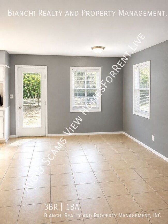 Building Photo - 930 Alcazar Wy S