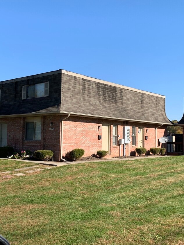 Primary Photo - 1660 Lakeview Dr