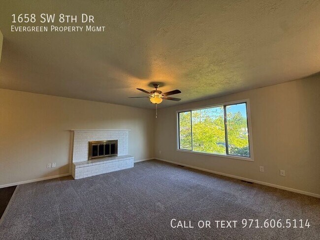 Building Photo - 1658 SW 8th Dr