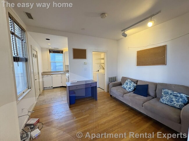 Building Photo - 339 Broadway