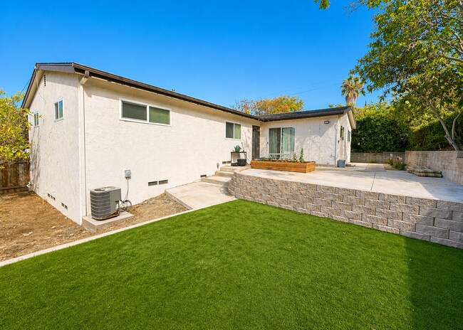 Foto del edificio - 5095 Faber Way