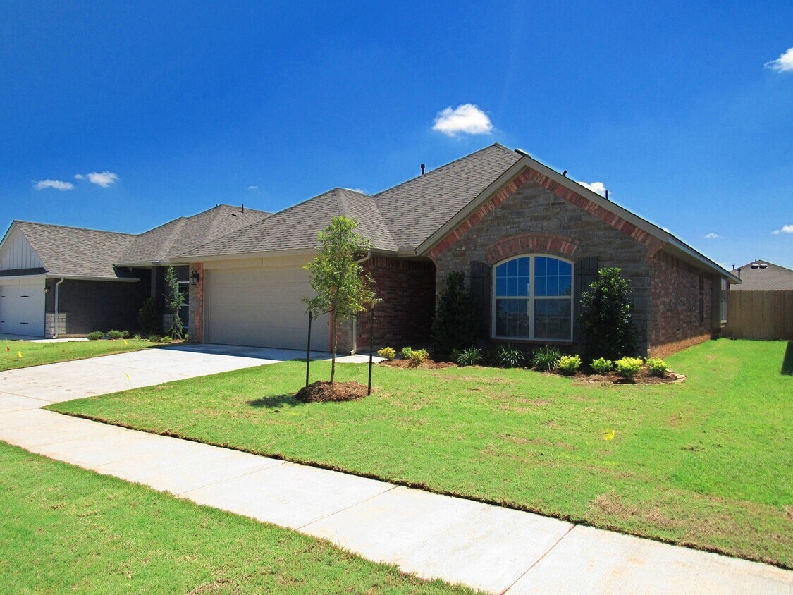 Primary Photo - HOME IN THE GROVE, EDMOND! EDMOND PUBLIC O...