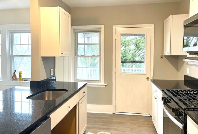 Foto del edificio - 2331 Los Angeles Ave