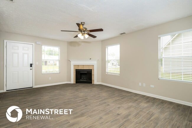 Building Photo - 5485 Denny Dr