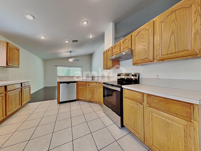 Building Photo - 15004 Shaw Rd