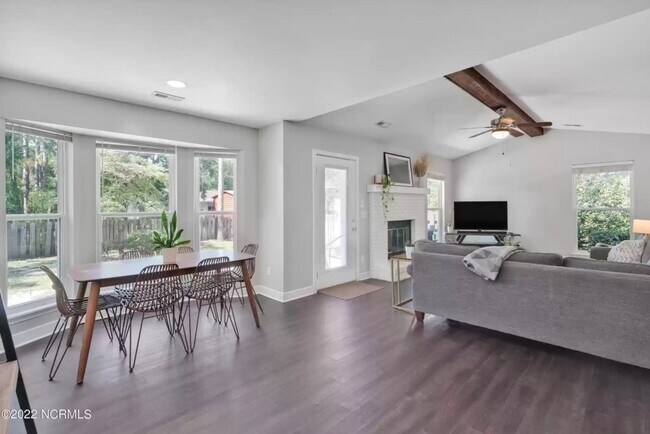 Building Photo - 5520 Eagles Nest Dr