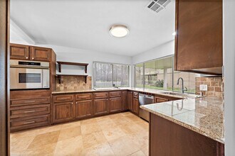 Building Photo - 7810 Antoine Dr