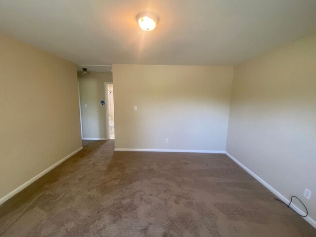 Building Photo - Charming 2-Bedroom Home with Spacious Yard in Ocean Lakes