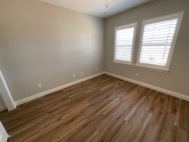 Building Photo - 1100 Drysdale Ct