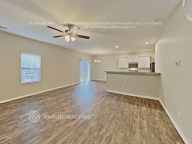 Foto del edificio - 1416 Waylon Ave
