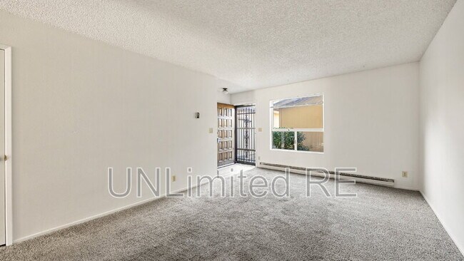 Foto del edificio - 1637 Canada Crescent