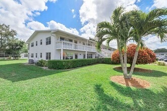 Building Photo - 143 Oakridge J