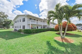 Building Photo - 143 Oakridge J