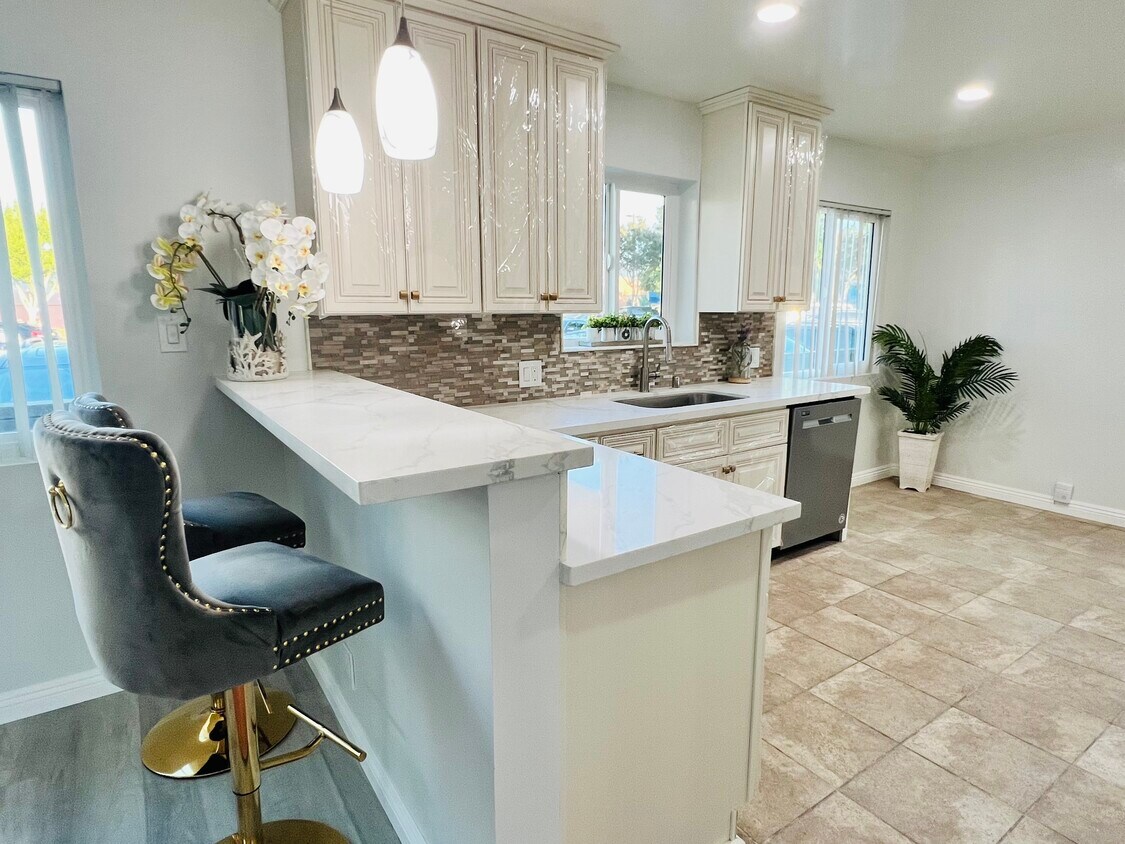 Foto principal - 9730 Oak St