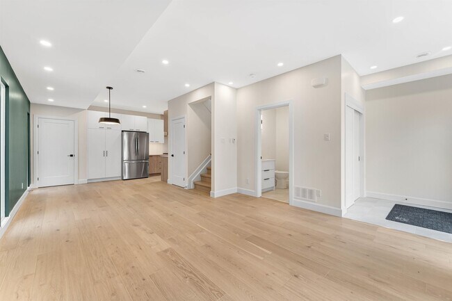 Photo du bâtiment - 847 Woodroffe Ave