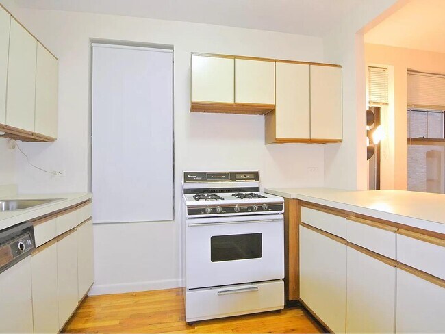 Foto del edificio - 3117 Broadway