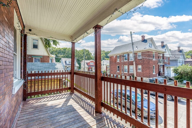 Building Photo - 208 Bosley St