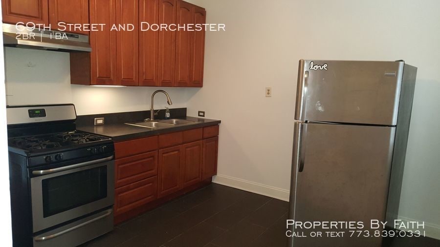 Primary Photo - Secluded Urban Private 2 flat brick!