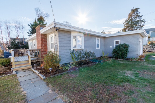 Foto del edificio - 18 Bay St