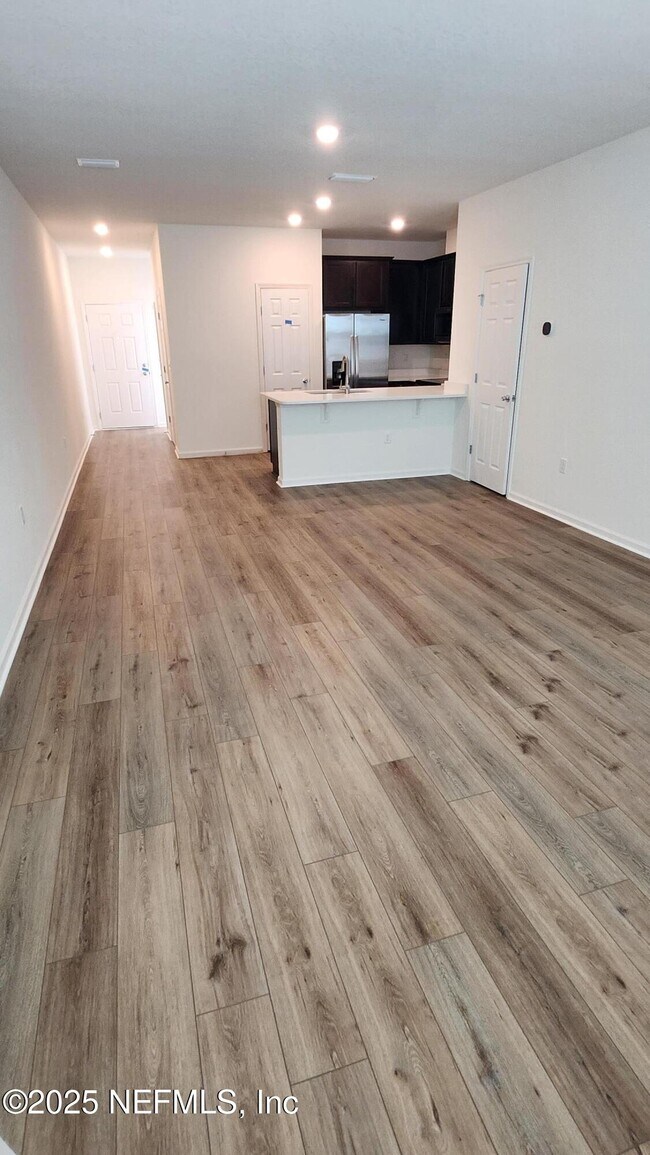 Foto del edificio - 11738 Junegrass Rd