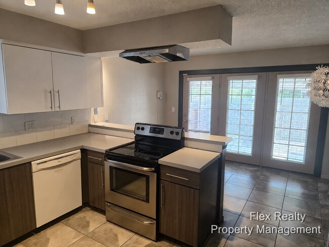 Foto del edificio - 2-Bedroom Condo in the Maumee City School District