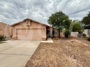Building Photo - 144 E Mesquite Crest Pl