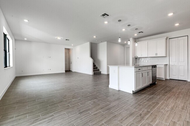 Building Photo - 1311 Whitcombe Dr