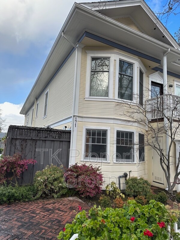 Foto del edificio - 171 Birch St