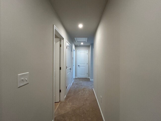 Building Photo - 6154 General Dr