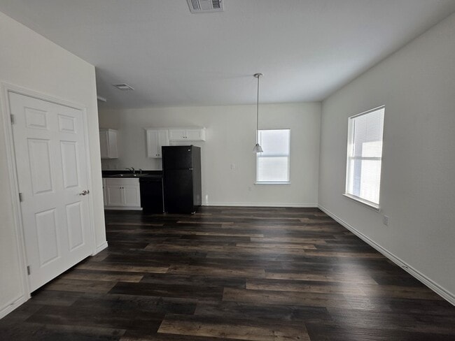 Building Photo - 6306 Lacey Oak Dr