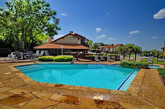 Foto principal - 2610 Lakehill Ln