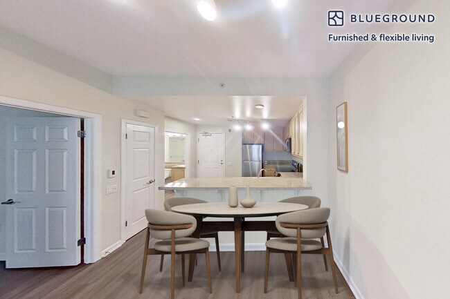 Building Photo - 1099 Admiral Ct