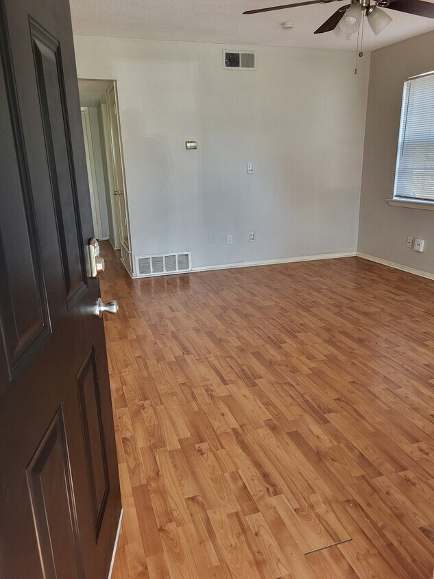 3008 Needles St, Euless, TX 76040 Townhome Rentals in Euless TX