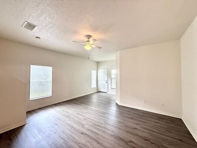 Foto del edificio - Nice 4/2 Two-Story Home in Seminole County...