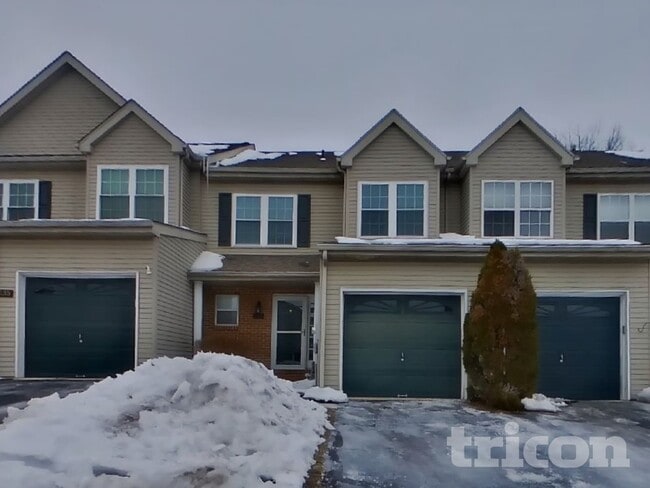 Building Photo - 137 Harvard Dr