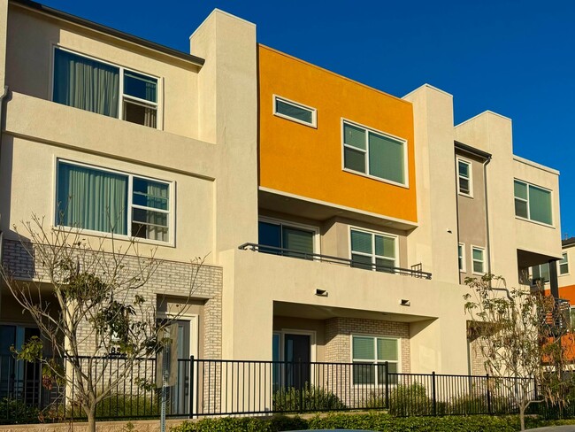 Building Photo - 1859 Montage Ave