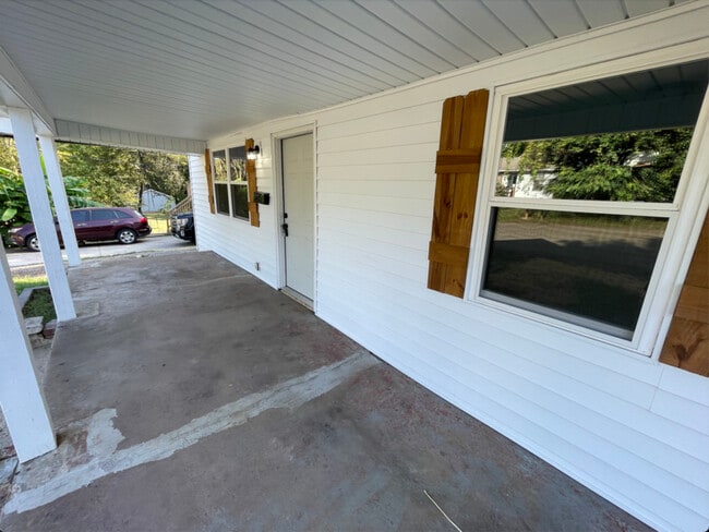 Building Photo - 1408 Iredell Ave