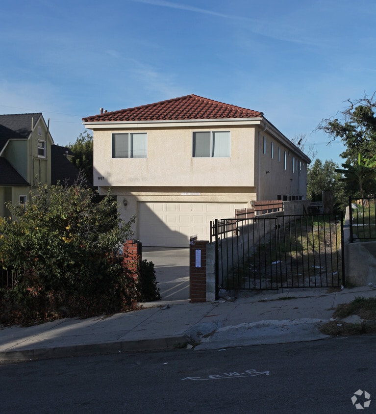 Primary Photo - 981 Everett St