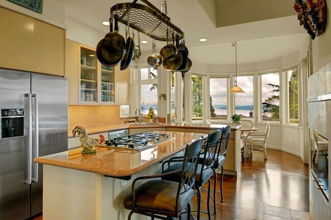 Foto del edificio - CLICK "REQUEST A TOUR" NOW!