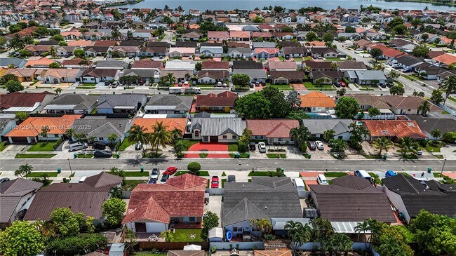 Foto del edificio - 1025 NW 128th Ct