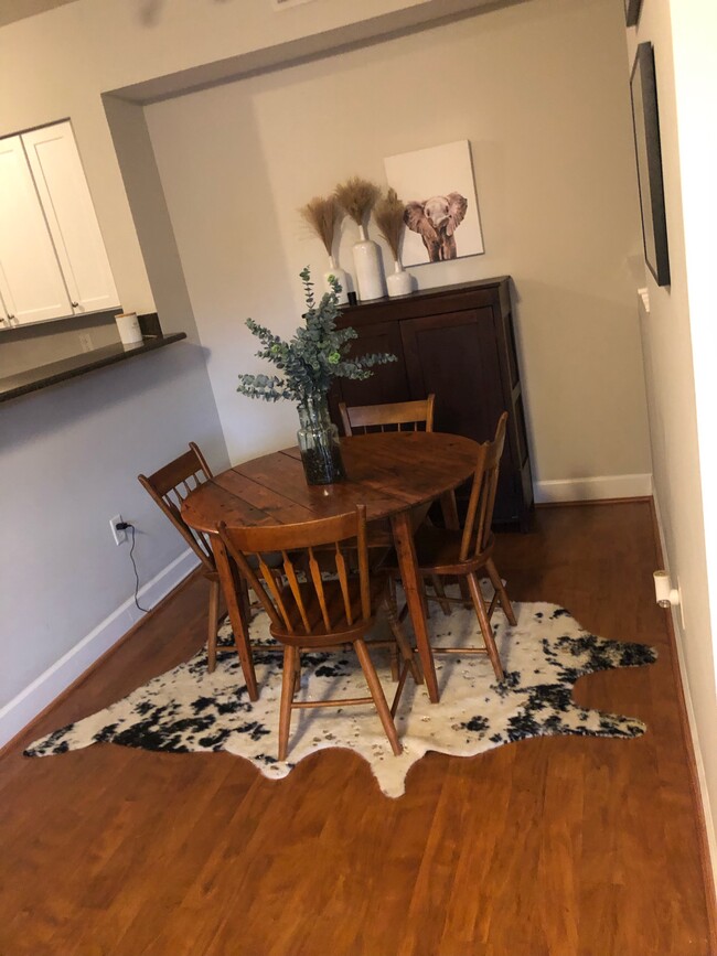 Dining Room - 1315 East Blvd