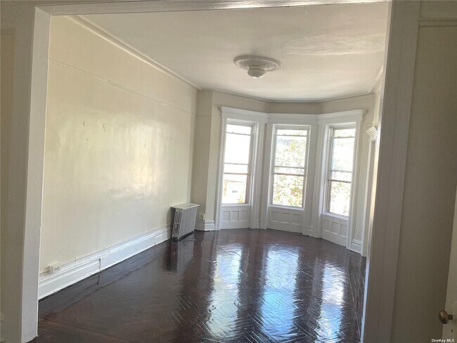 Building Photo - 1502 Putnam Ave