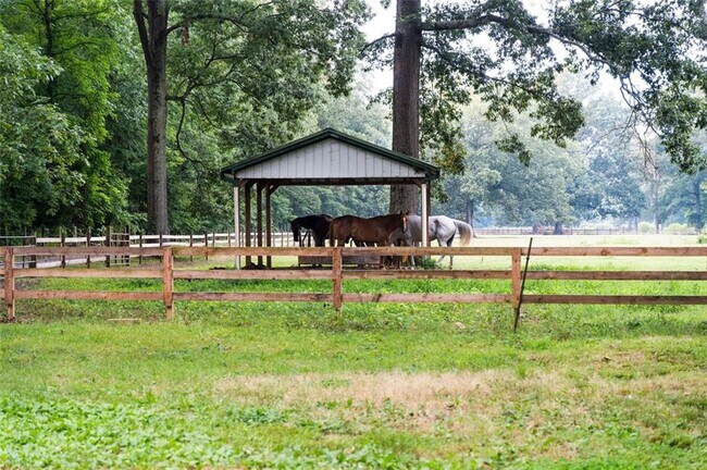 Building Photo - 1220 Villa Rica Way SW