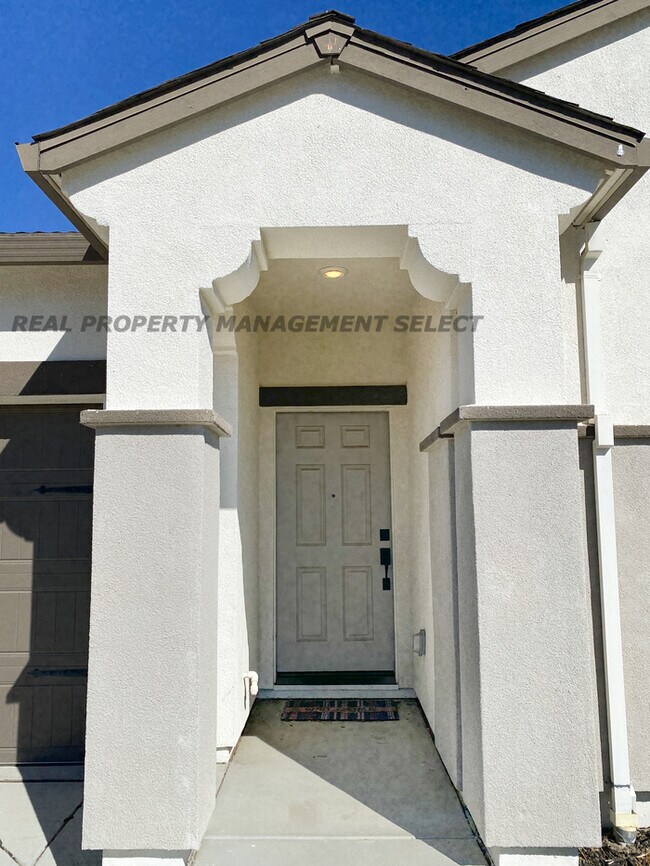 Building Photo - 4672 Lincoln Landing