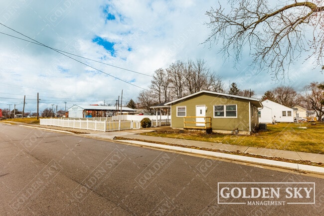 Foto del edificio - 9912 Washington St